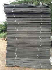 專注品質(zhì)，匠心制造——走進邢臺山峰特種橡膠制品廠的泡沫箱生產(chǎn)線